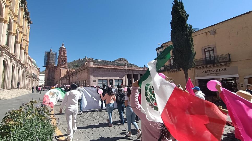 PARTICIPAN ZACATECANOS EN MARCHA NACIONAL EN DEFENSA DEL INE