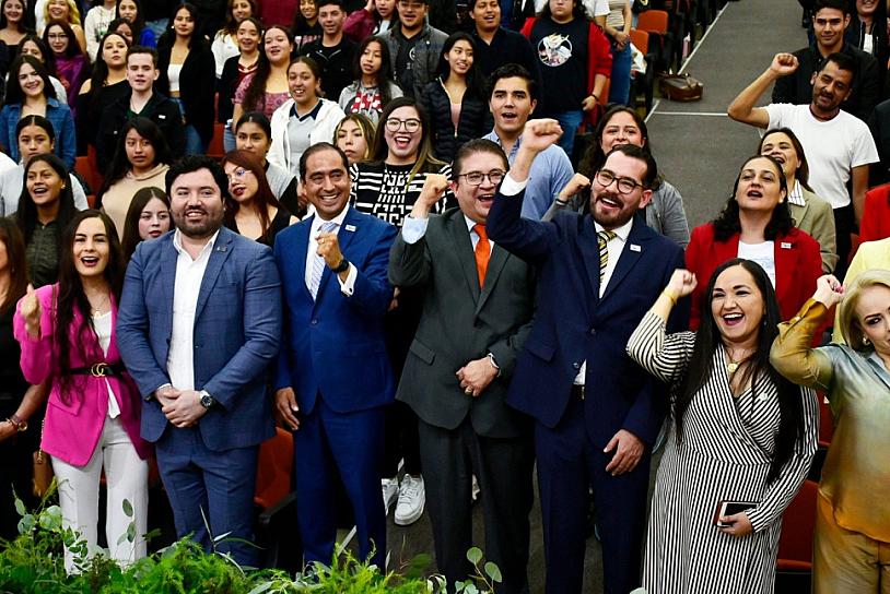 PARTICIPA PEPE SALDÍVAR EN BIENVENIDA UNIVERSITARIA