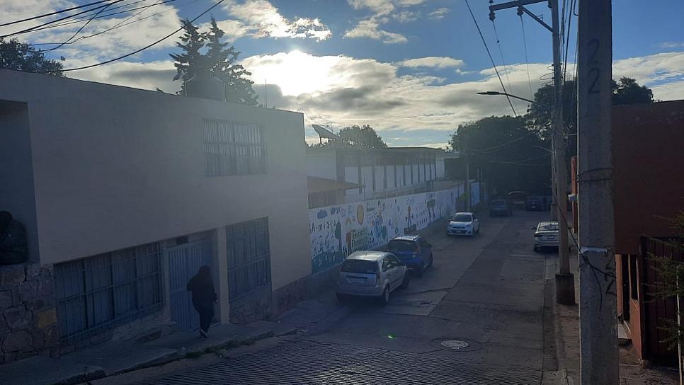 PATERFAMILIAS EXIGEN DOCENTE Y TOMAN LA PRIMARIA SALVADOR VARELA 
