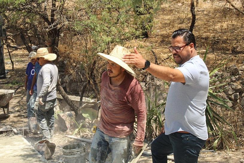 PAVIMENTAN CALLE EN&nbsp; AGUACATE DE ABAJO, TABASCO 