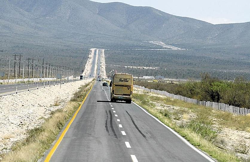 PC ATIENDE VOLCADURA POR FALTA DE AMBULANCIA; HAY TRES HERIDOS 