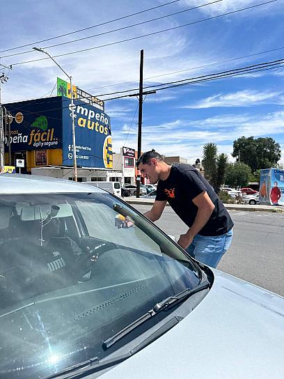 PEGA CALCAS GERARDO GARCÍA EN AVENIDAS DE GUADALUPE