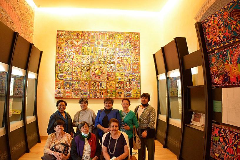 PENSIONADOS DEL ISSSTEZAC RECORREN EL MUSEO ZACATECANO