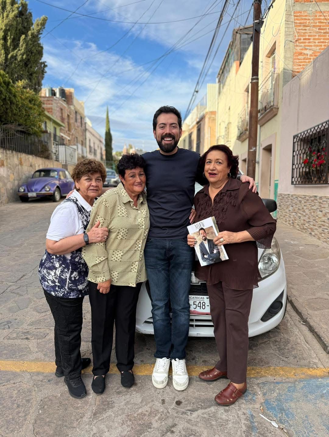 -Diputado, la verdad es que sí somos sus fans