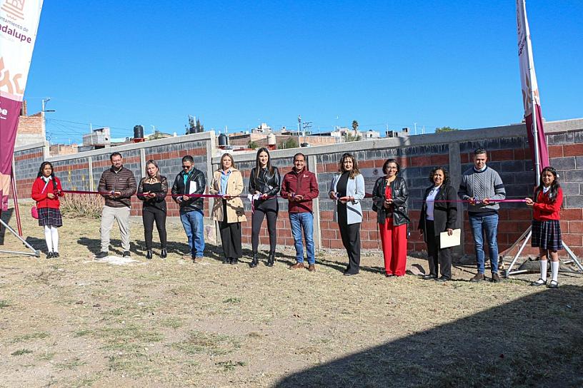 PEPE SALDÍVAR ENTREGA OBRA EN PRIMARIA DE LA COLONIA ÁFRICA