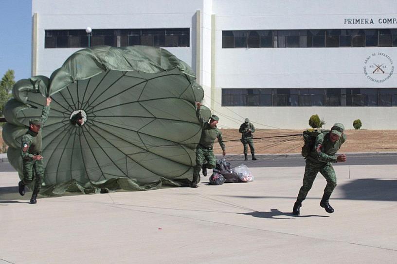 PEQUEÑOS FRESNILLENSES DISFRUTAN DE ACTIVIDADES MILITARES