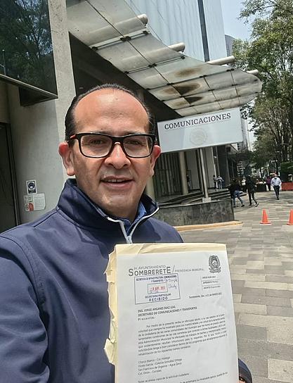 PIDE ALCALDE DE SOMBRERETE APOYO PARA REHABILITACIÓN DE CARRETERAS 