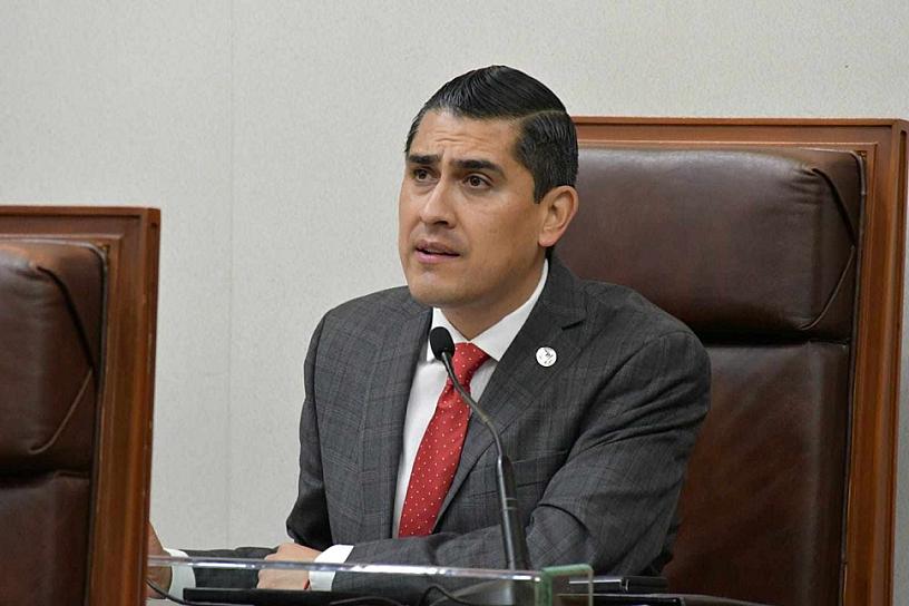 PIDE CARLOS PEÑA HERRAMIENTAS Y APOYOS PARA MÉDICOS Y ENFERMERAS