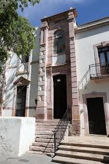 PIDE DIRECTORA DE ESCUELA DE CONSERVACIÓN A ESTUDIANTES MANIFESTANTES LIBERAR EL EDIFICIO 