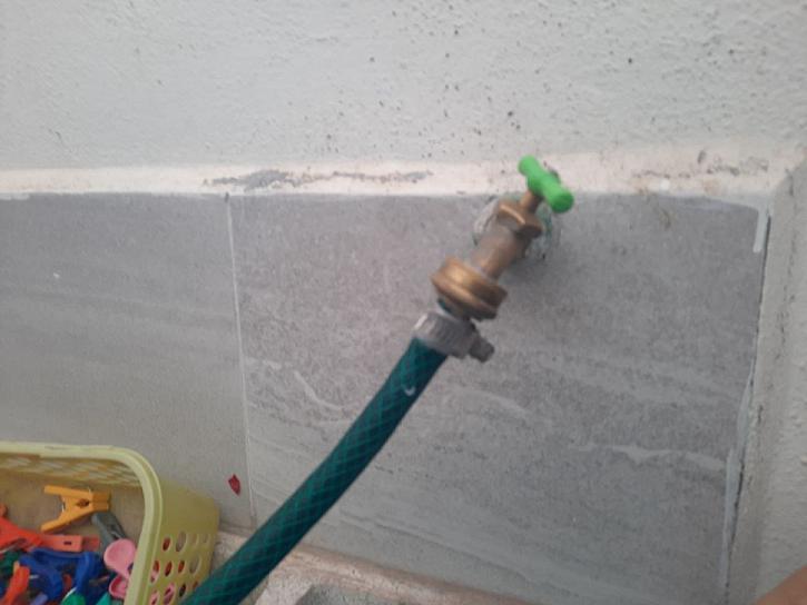 PIDEN AGUA EN LA COLONIA LOMAS DE PLATEROS, EN FRESNILLO 