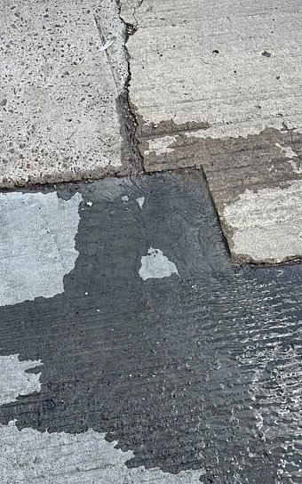 PIDEN APOYO A OBRAS PÚBLICAS PARA ATENDER FUGA DE AGUAS NEGRAS 