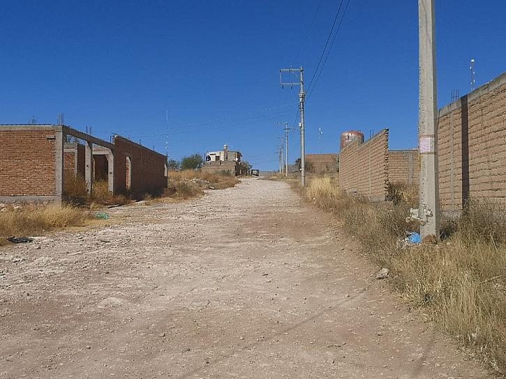 PIDEN FRESNILLENSES PAVIMENTACIÓN DE CALLES EN VARIAS COLONIAS 