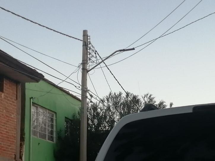 PIDEN MEJORAS DE ALUMBRADO PÚBLICO EN LA COMUNIDAD EL PORVENIR