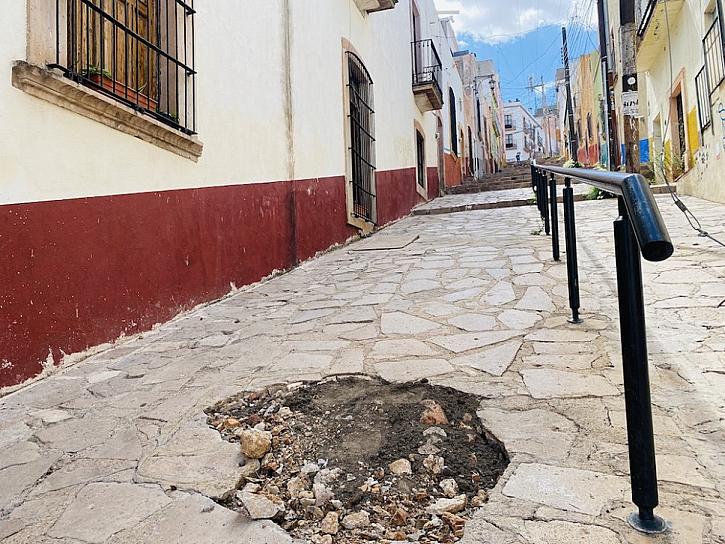PIDEN VECINOS A JIAPAZ CONCLUIR OBRA EN EL CENTRO HISTÓRICO