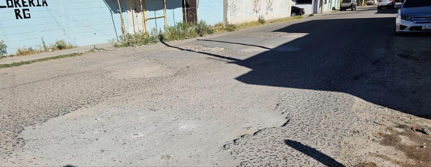 PIDEN VECINOS REHABILITACIÓN DE LA CALLE LAUREL 