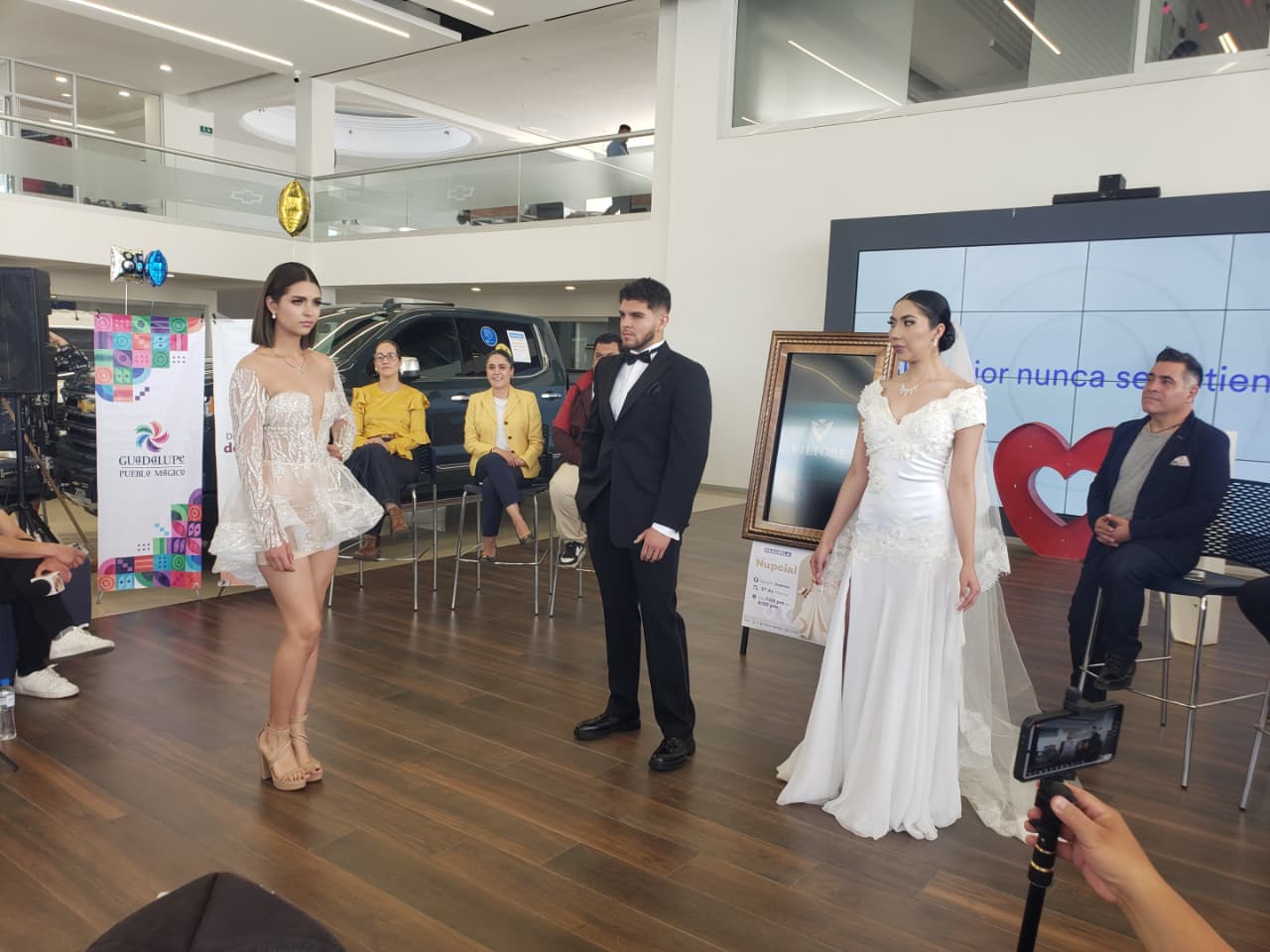 MODA, ROMANCE Y TURISMO: GUADALUPE ALISTA PASARELA DEDICADA AL MUNDO DE LAS BODAS