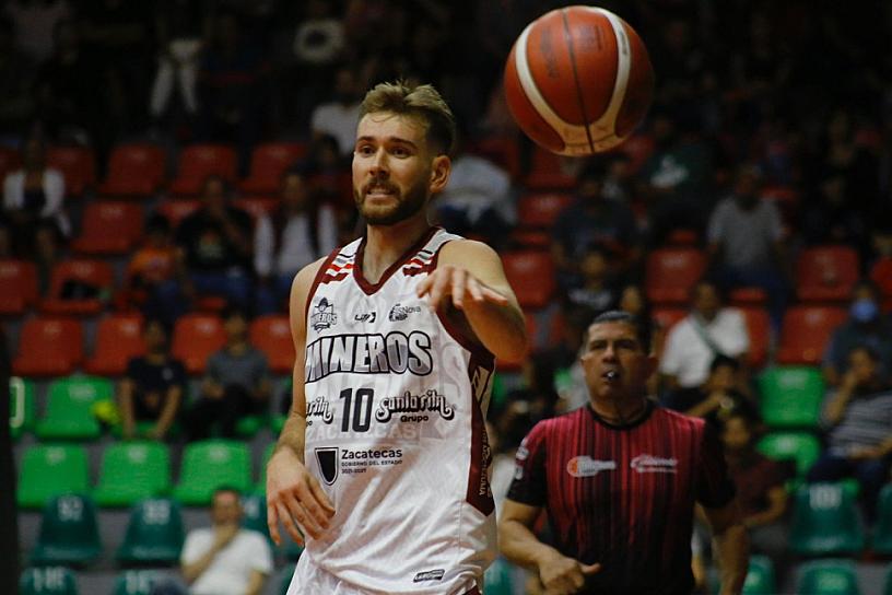 PIERDEN LOS MINEROS DE ZACATECAS EL INVICTO EN CASA 