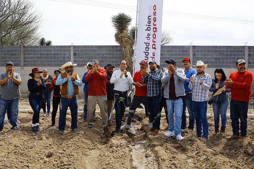 PLANTAN ÁRBOLES DE DURAZNO EN CASA BLANCA, GUADALUPE 