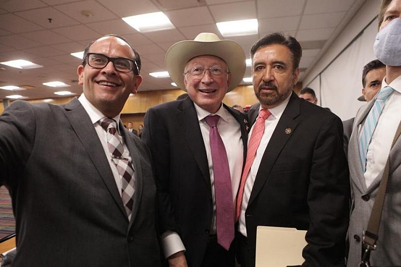 PLANTEA ALAN MURILLO A EMBAJADOR KEN SALAZAR REACTIVACIÓN DEL PROGRAMA CORAZÓN DE PLATA