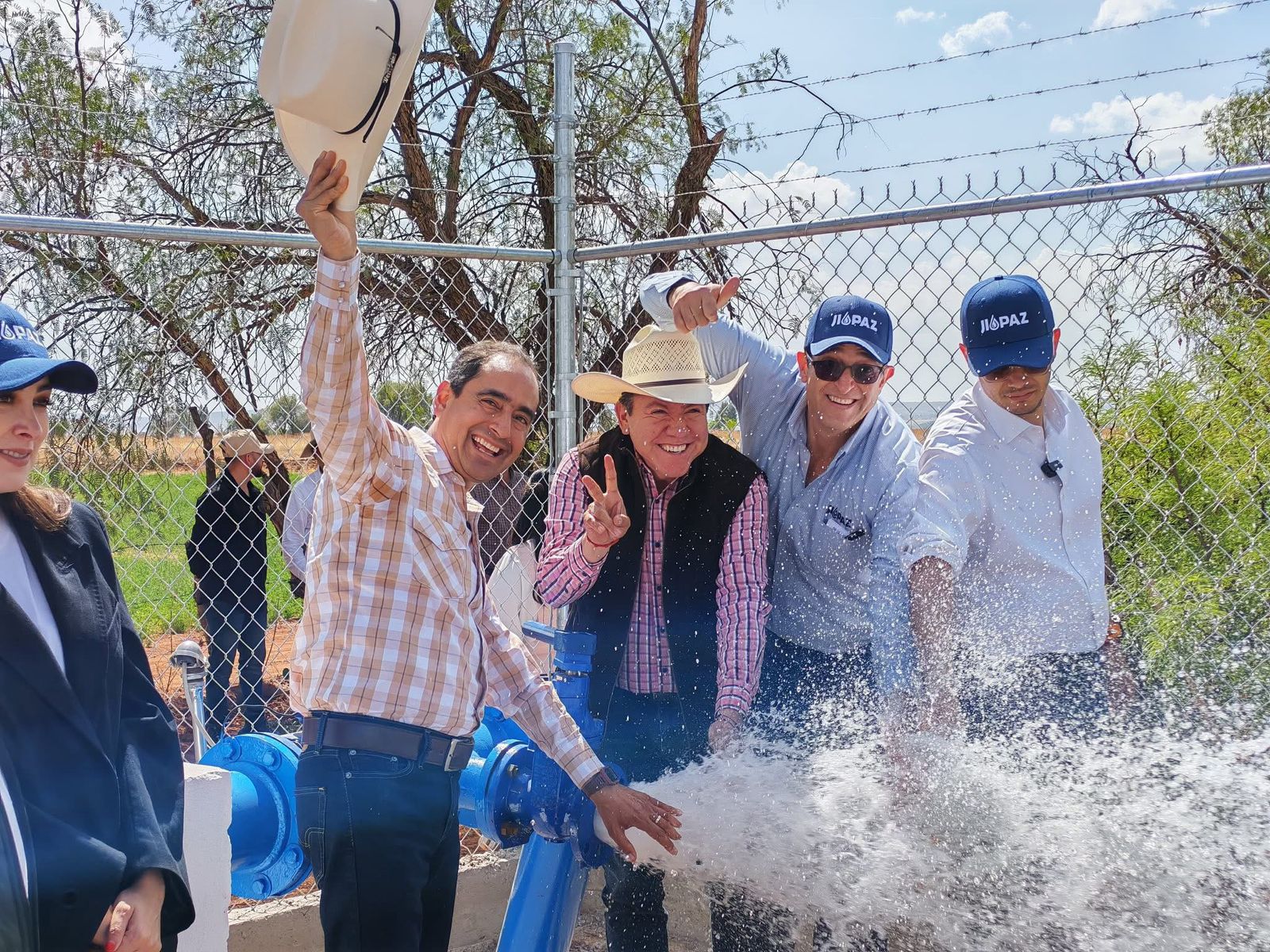 -¡Aguas con el agua!