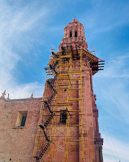 POR CONCLUIR, RESTAURACIÓN DE LA TORRE NORTE DE CATEDRAL