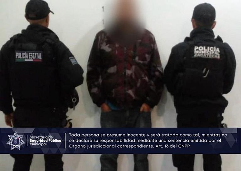POR ROBO A TRANSEÚNTE, LO DETIENEN
