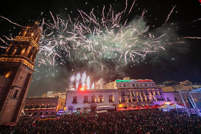 POR SEGUNDO AÑO, DAVID MONREAL DA EL GRITO DE INDEPENDENCIA
