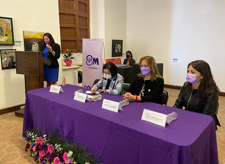 IMPARTEN CONFERENCIA A FAVOR DE LOS DERECHOS DE LAS MUJERES 