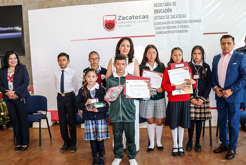 PREMIAN A GANADORES DE CONCURSOS REGIONALES DE PRIMARIAS