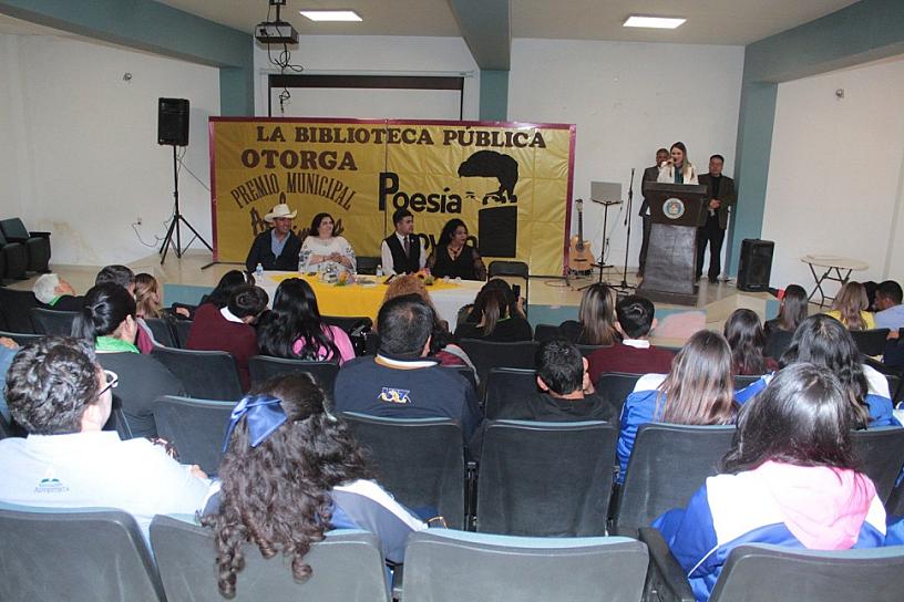 PREMIAN A GANADORES DEL PREMIO MUNICIPAL DE POESÍA JOVEN EN RÍO GRANDE 