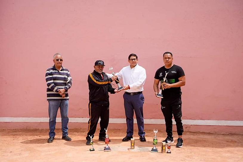 PREMIAN A GANADORES DEL TORNEO ESTATAL DE REBOTE A MANO CON PELOTA DURA
