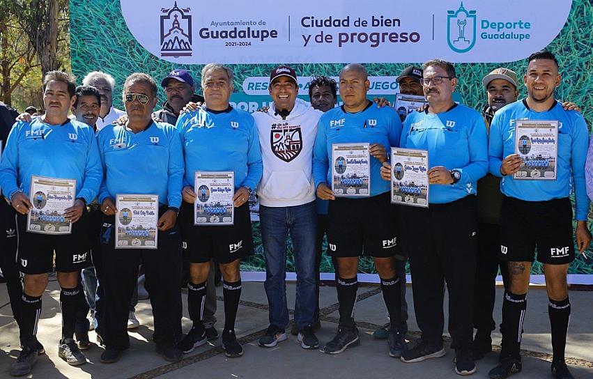PREMIAN A GANADORES DEL TORNEO PIOQUINTO RODRÍGUEZ DELGADO 