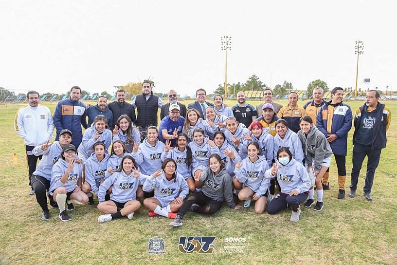 PREMIAN A GANADORES DEL TORNEO ‘REGRESO A LA REALIDAD’