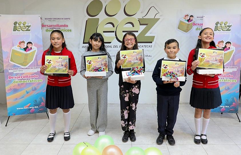 Premian a niños ganadores del Certamen de Cuento