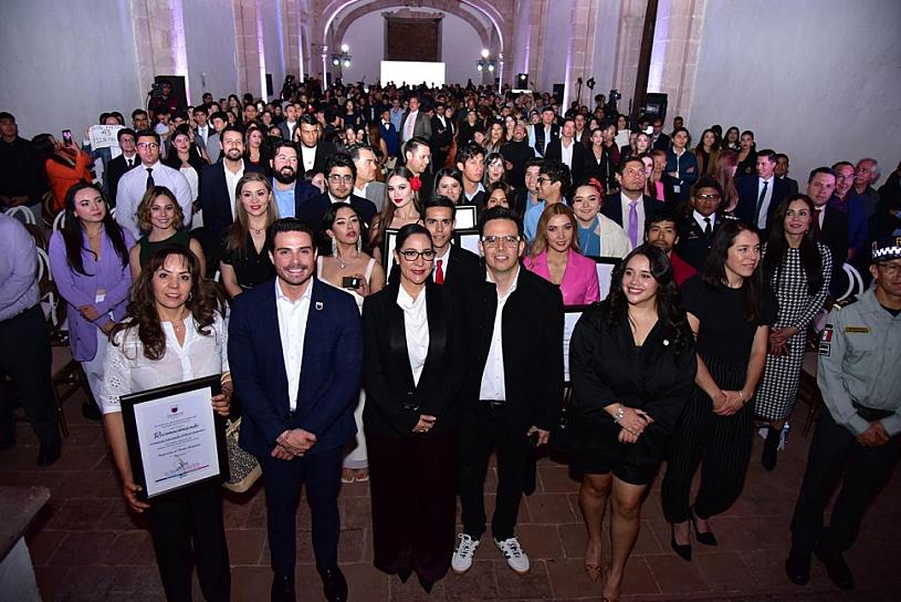 PREMIAN RESPONSABILIDAD SOCIAL, CREATIVIDAD Y TALENTO DE LA JUVENTUD ZACATECANA