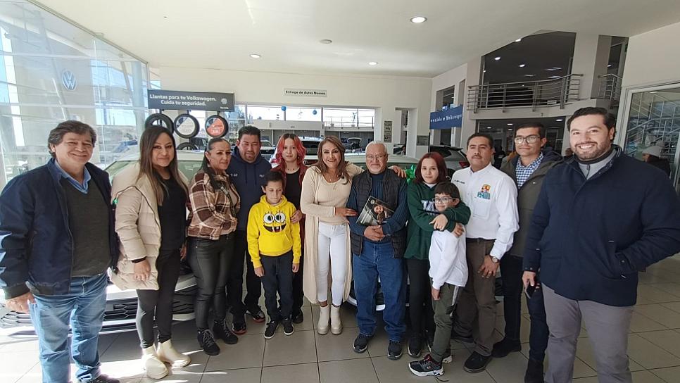 PREMIA SNTSA A DOS DE SUS AGREMIADOS CON AUTOS ÚLTIMO MODELO 