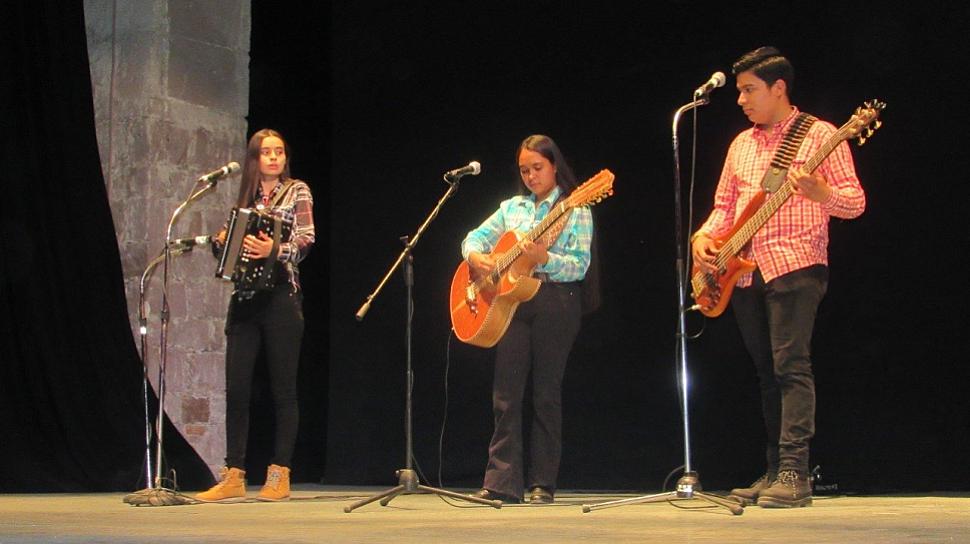 PREPARAN TRADICIONAL MUESTRA DE DÍA DE MUERTOS EN JEREZ