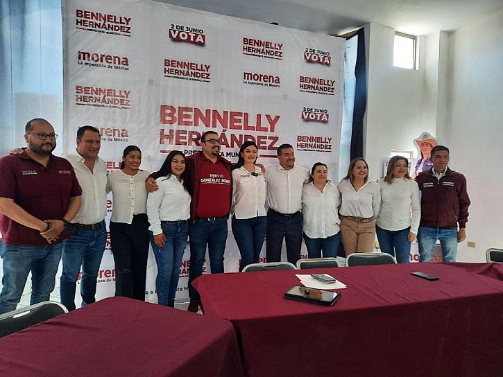 PRESENTA BENNELLY HERNÁNDEZ A LOS CANDIDATOS A REGIDORES DE SU PLANILLA 