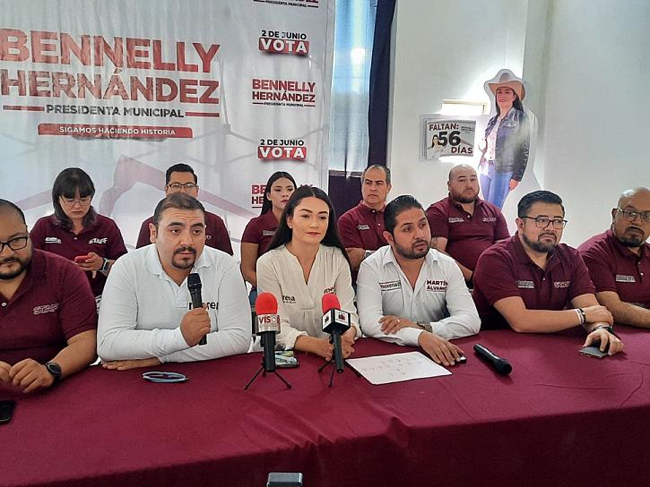 PRESENTA BENNELLY HERNÁNDEZ A SU EQUIPO DE CAMPAÑA 