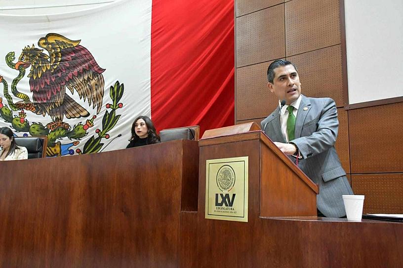 PRESENTA CARLOS PEÑA INICIATIVA EN DEFENSA DE TRABAJADORES DEL ISSSTEZAC