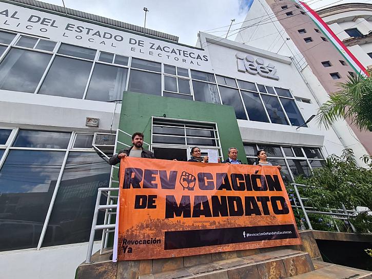 PRESENTAN ANTE EL IEEZ PRIMERA SOLICITUD DE REVOCACIÓN DE MANDATO 