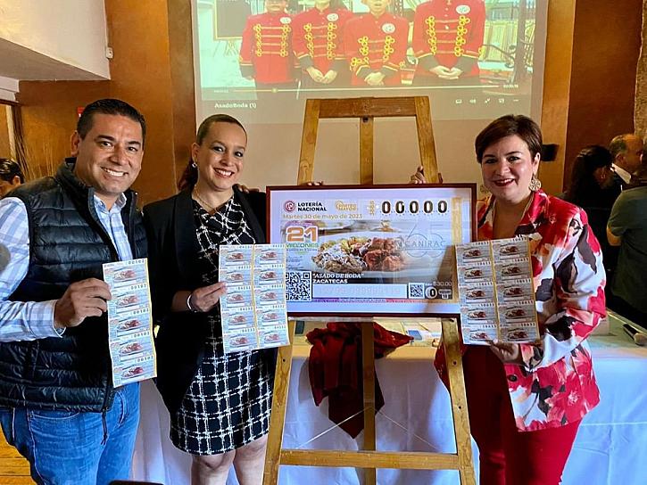 PRESENTAN BOLETO DE LA LOTERÍA NACIONAL DEL ASADO DE BODA ZACATECANO