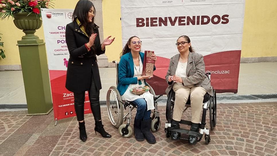 PRESENTAN CHARLA DIRIGIDA A MUJERES CON DISCAPACIDAD