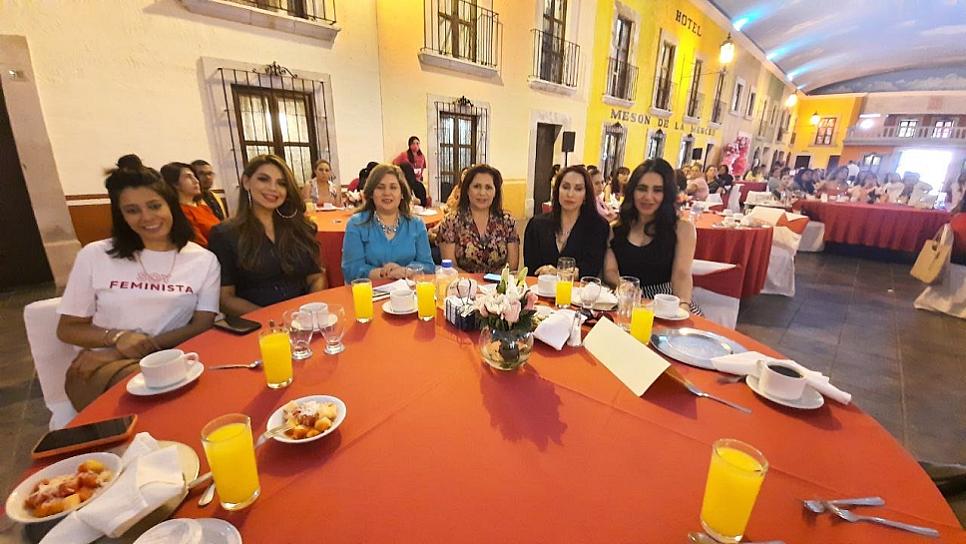PRESENTAN EN ZACATECAS LA ASOCIACIÓN ROSA MEXICANO 