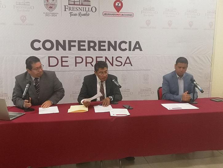 PRESENTAN GANADOR DE JUEGOS FLORALES EN FRESNILLO 
