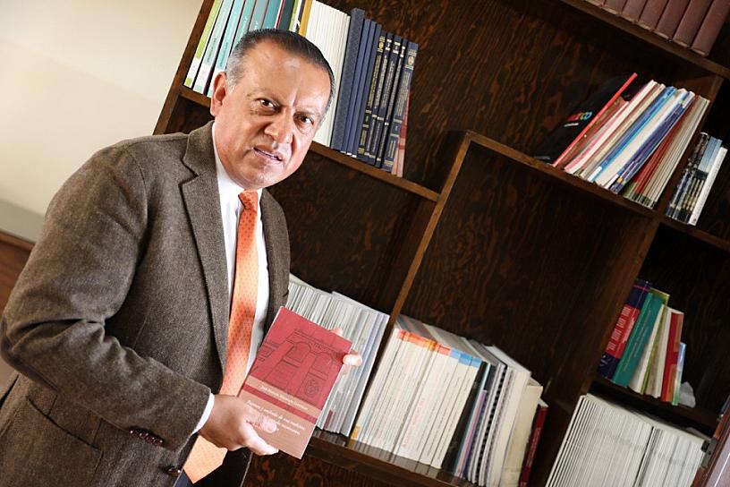 PRESENTAN LIBRO DE INVESTIGACIÓN DE MAESTROS DE ZACATECAS 