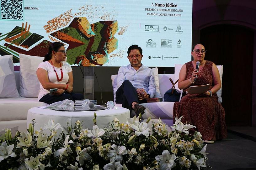 PRESENTAN LIBRO LAS OLAS CIVILES, LECTURAS EN TORNO A RAMÓN LÓPEZ VELARDE 