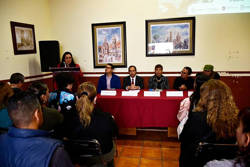 PRESENTAN LIBRO 'STAN MAN' DE VLADIMIR REYNA