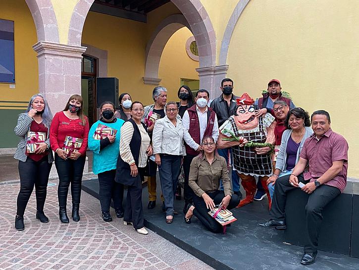PRESENTAN PROGRAMA ‘HUELE A LIBRO #LEERESCHIDO’