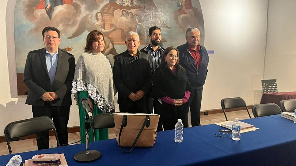 PRESENTAN TRAS LAS HUELLAS DE UN COLEGIO, OBRA DE SANTIAGO DELGADO